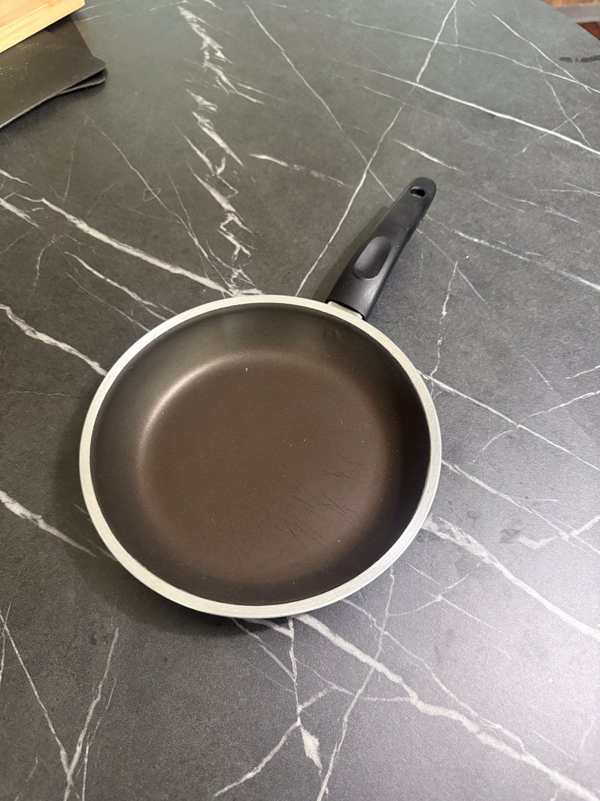 Poêle à frire IKEA KAVALKAD 20 cm, Maison & Meubles, Cuisine | Casseroles & Poêles, Revêtement antiadhésif, Enlèvement ou Envoi