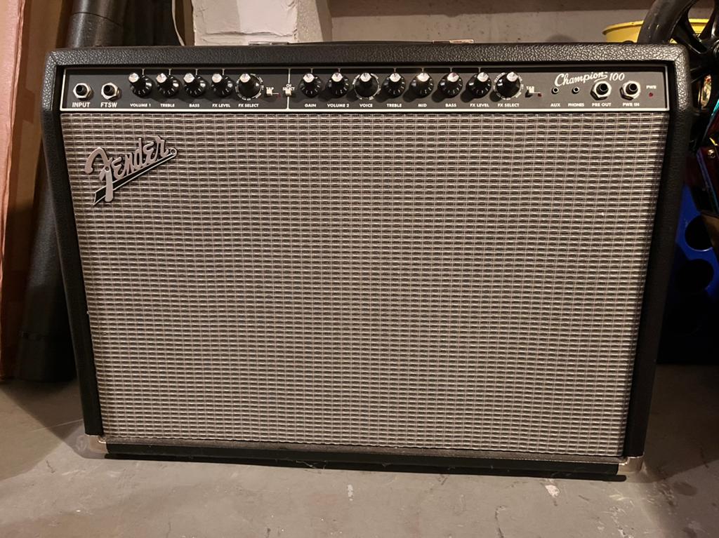 Fender Champion 100 gitaarversterker — 100W, 2x12, Muziek en Instrumenten, Versterkers | Bas en Gitaar, Zo goed als nieuw, Gitaar