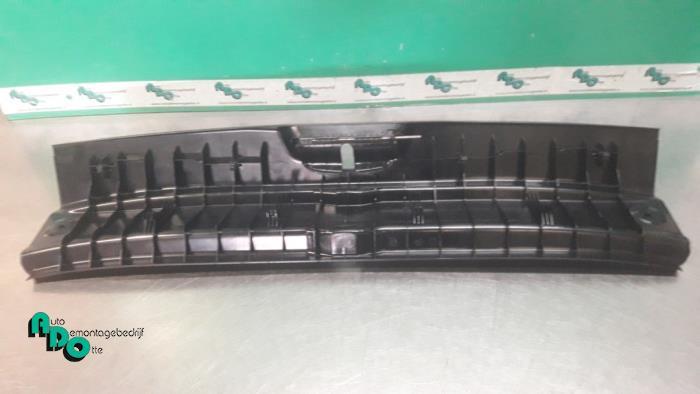 kofferdeksel bekleding van een Mercedes A-Klasse (A-Klasse 0, Gebruikt, -, Ophalen of Verzenden, -