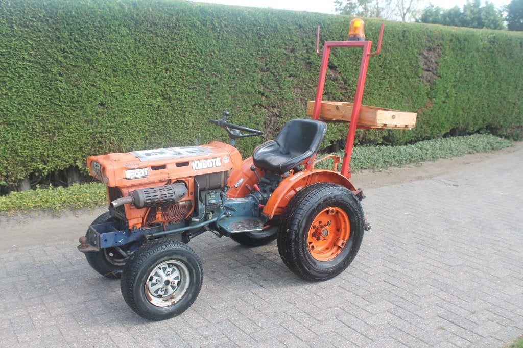 kubota 4x4 met gazon en trek banden, Zakelijke goederen, Ophalen