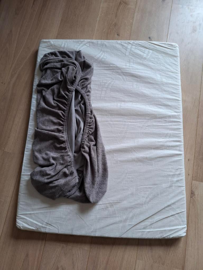 Matras voor baby park + hoes, Ophalen, Zo goed als nieuw, Rechthoekig, Boxkleed