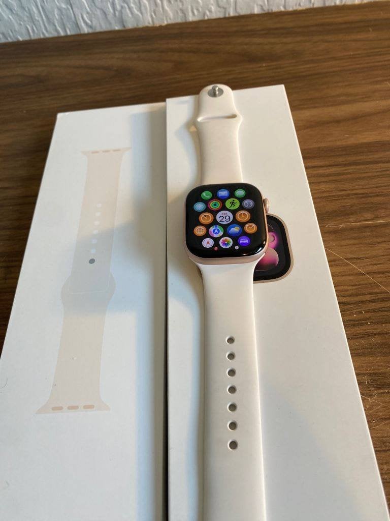 Apple Watch Series 11 — roségoud, 42 mm Cellular, Ophalen, Conditie, Zo goed als nieuw, Roze