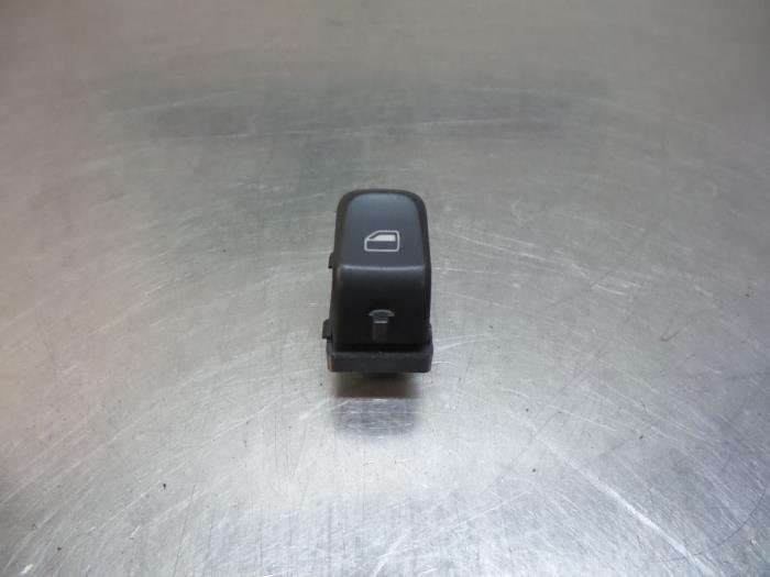 Commutateur vitre électrique d'un Audi A4 (A4 04-), -, 3 mois de garantie, Utilisé, -