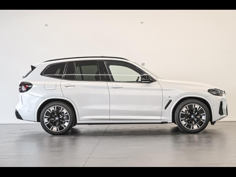 BMW iX3 Impressive, Auto's, BMW, Automaat, Zwart, Wit, SUV of Terreinwagen