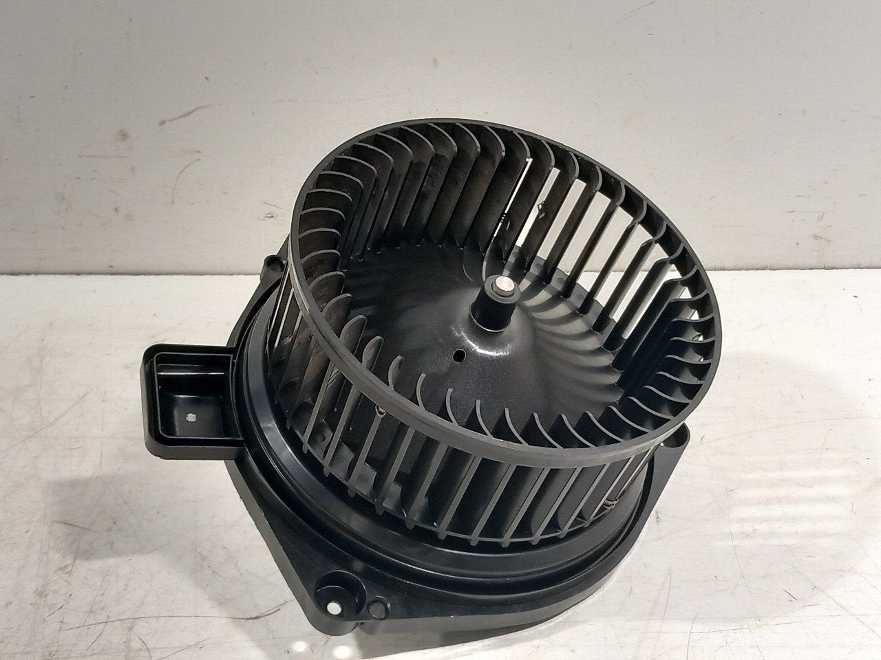 Kachel ventilator motor BMW 3 serie, BMW, Onderdelen@venauto.nl, Van der Ven Autorecycling B.V., Ettenseweg 76, 4706 PB Roosendaal, The Netherlands