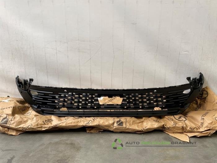 Spoiler voorbumper van een Opel Mokka, Gebruikt, -, -, Opel