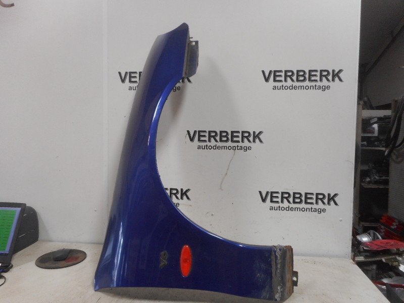 SPATBORD RECHTS VOOR Ford Mondeo II (01-1996/09-2000), Gebruikt, Spatbord, Henry-Ford-Straße  1
50735  Köln, DE, Ford-Werke GmbH