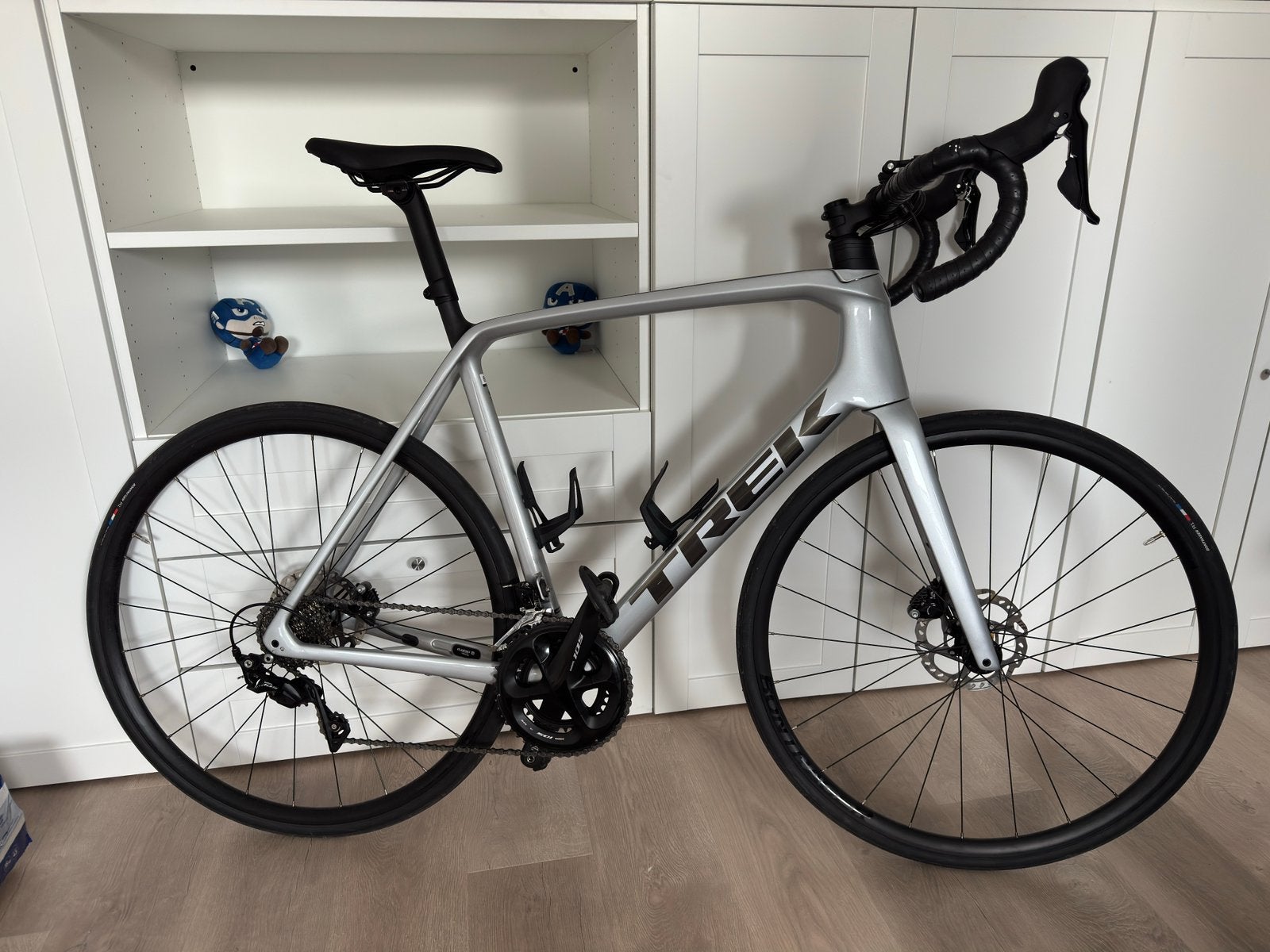 Trek Émonda SL5 – Nieuwstaat – Slechts 200 km gereden, Fietsen en Brommers, Carbon, Zo goed als nieuw, 57 tot 61 cm, Schijfrem