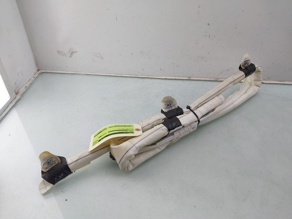 AIRBAG TOIT DROIT BMW 3 serie (F30) (01-2011/10-2018), Utilisé, BMW, Petuelring 130
80809  München, DE, Bayerische Motoren Werke AG