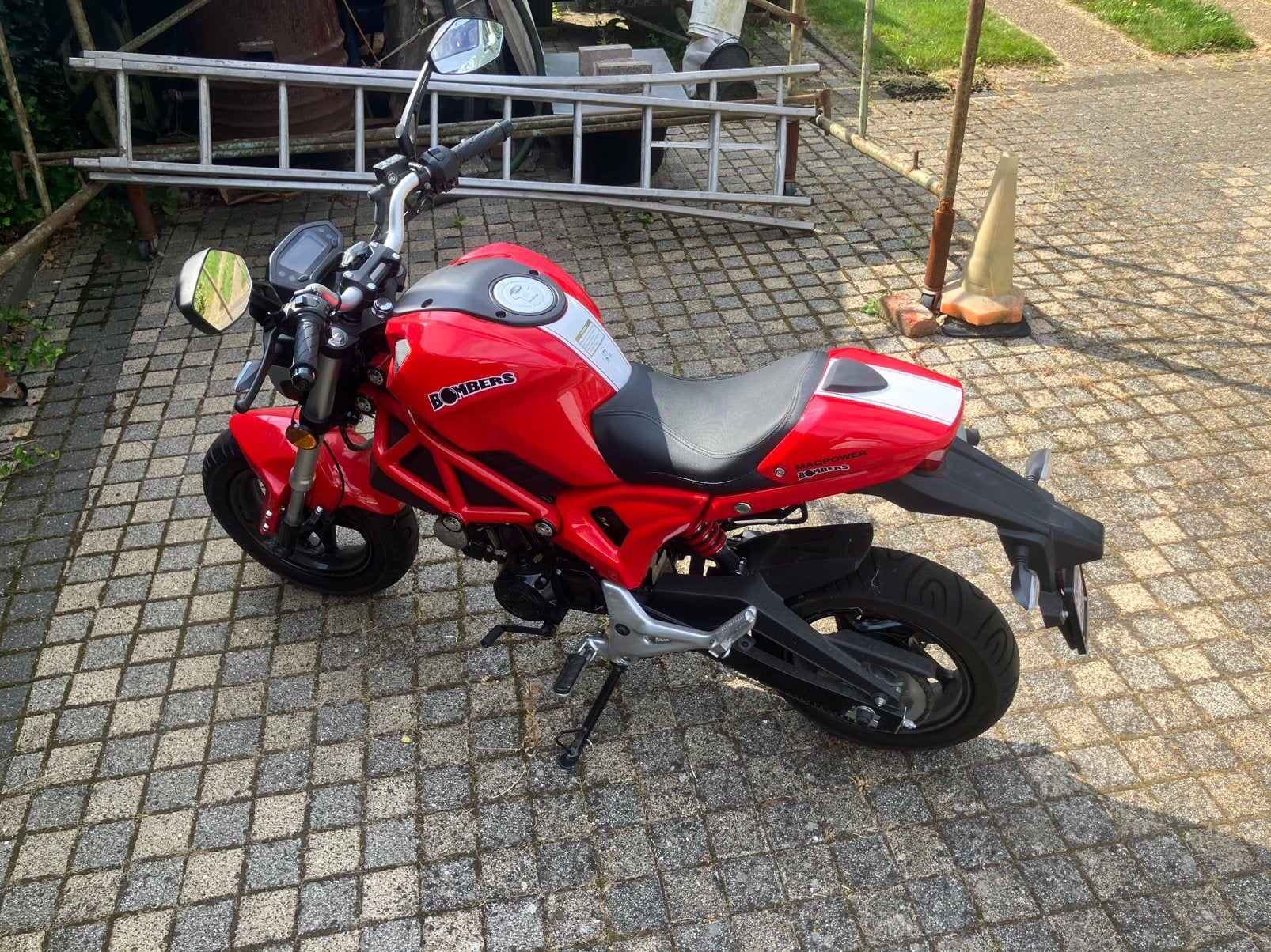Magpower bombers 50cc b klasse schakel brommer, Fietsen en Brommers, Ophalen, Klasse B (45 km/u), Zo goed als nieuw, 4 versnellingen