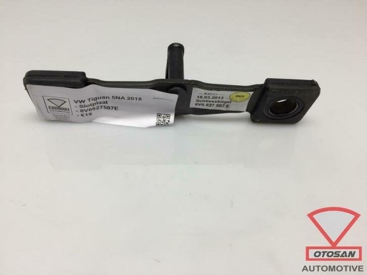 vw tiguan 5na 2018 plaque de verrouillage hayon 8v0827507d, Volkswagen, Volkswagen AG, Vw@volkswagen.de, Utilisé
