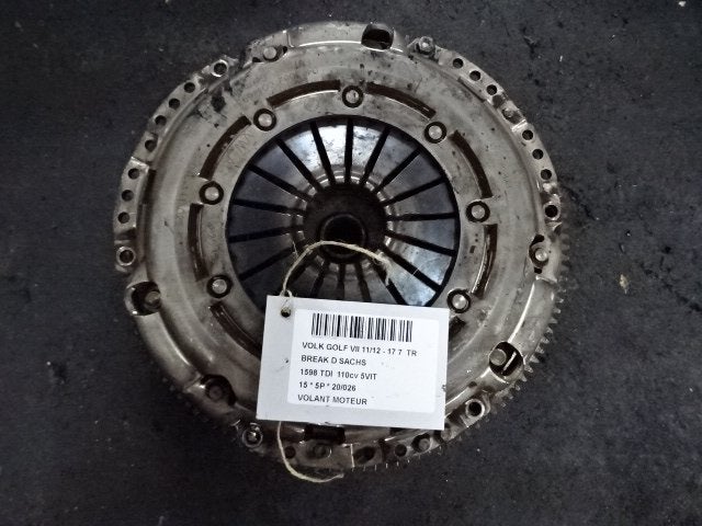 VOLANT MOTEUR Golf VII Variant (AUVV) (04L141025), Utilisé, Volkswagen