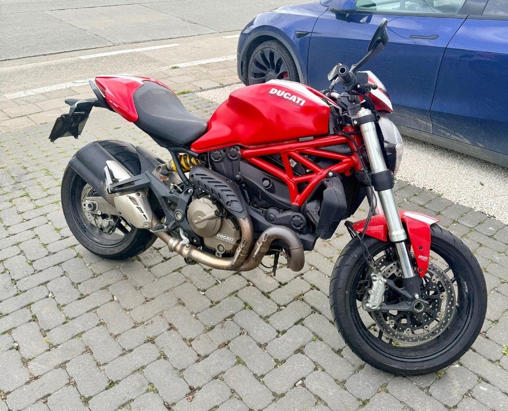 Ducati Monster 821 Stripe, Ophalen, 2 cilinders, Meer dan 35 kW