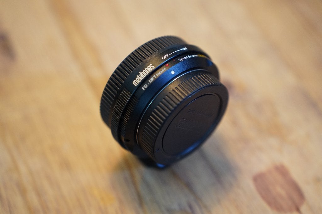Metabone Canon FD to MFT Speed booster ultra 0.71x, Enlèvement ou Envoi, Micro Four Thirds, Comme neuf, Lentille additionnelle/convertisseur