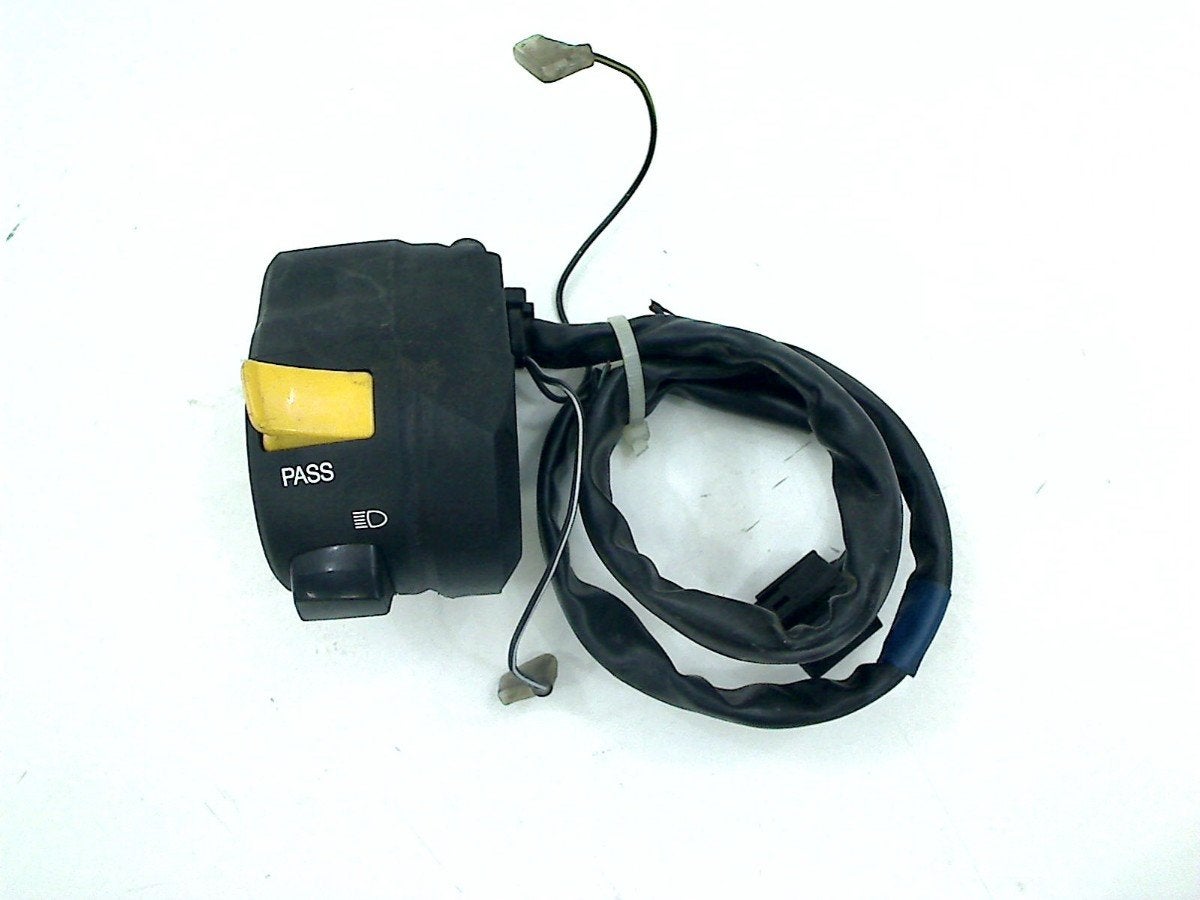 COMMUTATEUR GAUCHE Suzuki GSX 650 F 2008-2012 (GSX650F CJ1), Dhr. S. di Majo, Utilisé, Info@cama-motorparts.nl, P.J. Troelstraweg 8 8
3144 CX  MAASSLUIS, NL