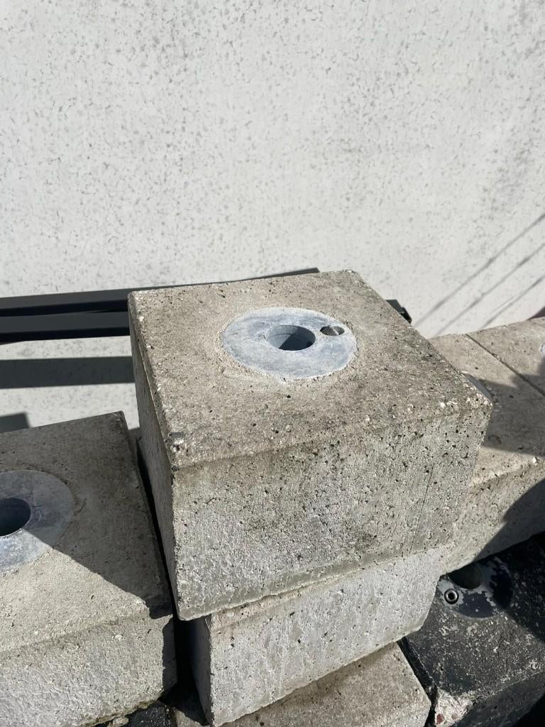 Betonnen voeten / zware betonblokken, Tuin en Terras, Parasols, Gebruikt, Parasolvoet, Minder dan 1 meter, Ophalen