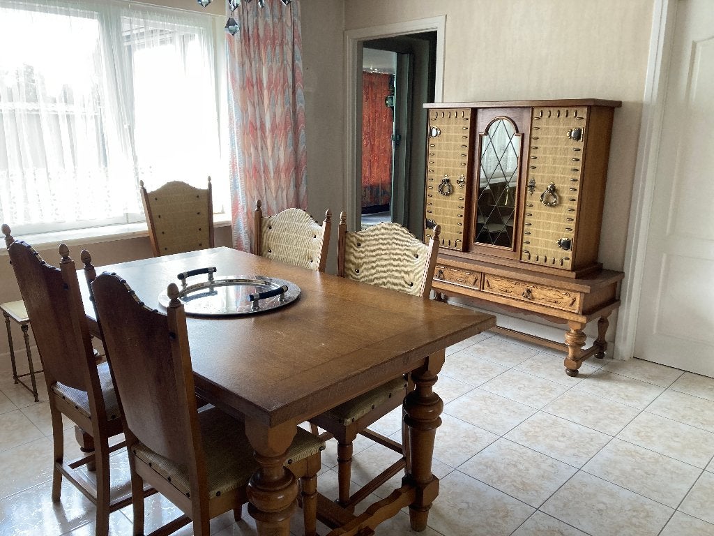 Rustieke eetplaats : tafel + 6 stoelen + 2 kasten, Ophalen, Gebruikt, Rustiek, 4 tot 6 stoelen