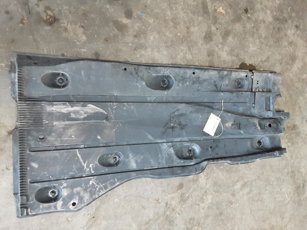 CACHE SOUS MOTEUR A3 Sportback (8VA / 8VF) (5Q0825202L), Mevr. I. Hauben, Audi, Utilisé, Rue de l'Espoir 34 34
4030  GRIVEGNÉE, BE