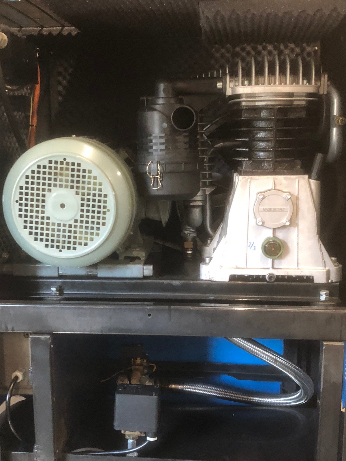 COMPRESSORS --schroefcompressor -factuur-goed en-goedkoop!, Doe-het-zelf en Bouw, Compressors, Ophalen, Gebruikt, 400 tot 800 liter/min