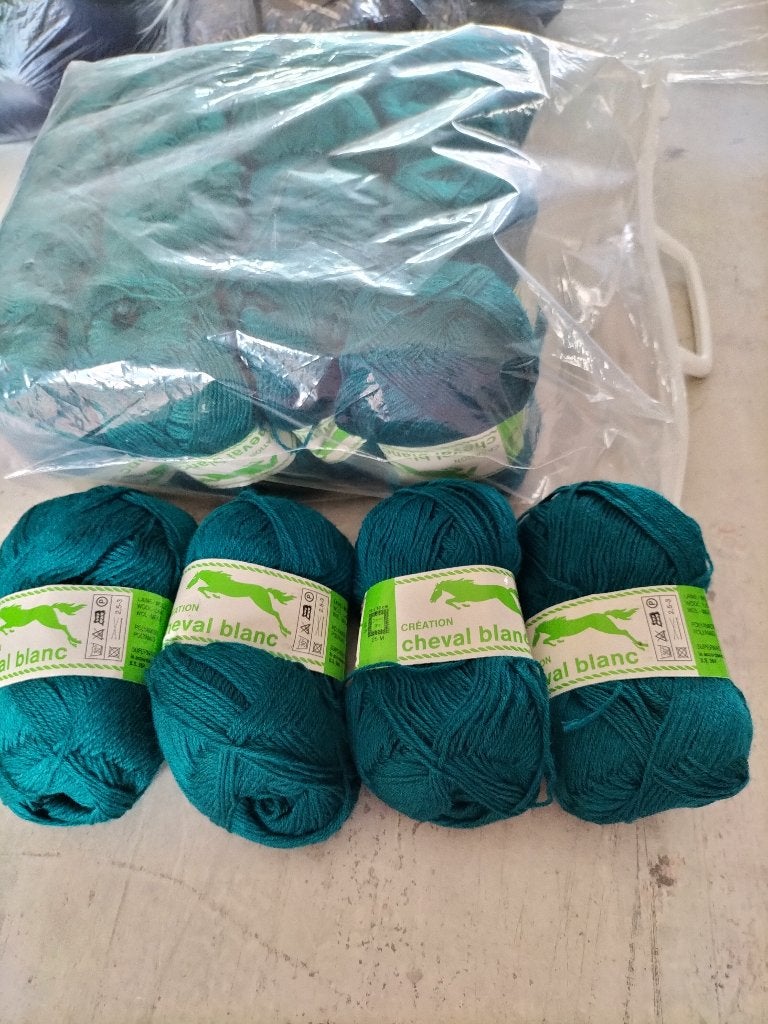 Bol wol Cheval blanc vert (20 bollen) C1, Hobby en Vrije tijd, Breien en Haken, Ophalen of Verzenden