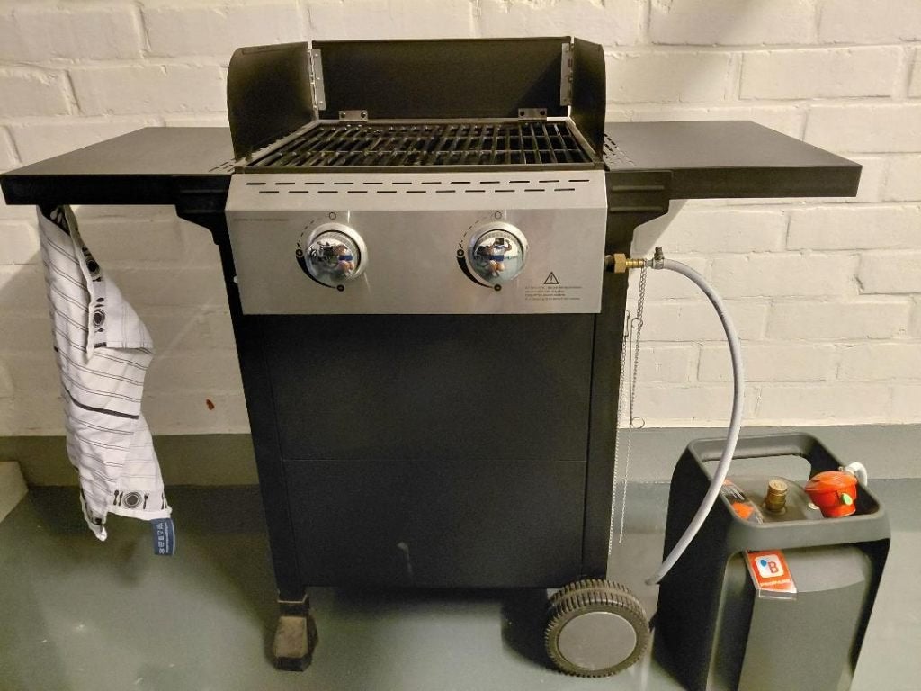 Gas Barbecue in nieuwstaat inclusief gasfles, Tuin en Terras, Ophalen, Zo goed als nieuw