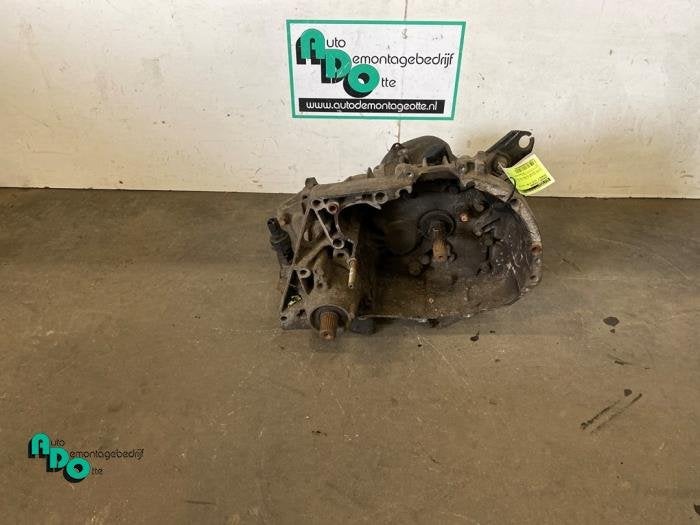 Boîte de vitesse d'un Renault Clio (Clio 2 98-), Renault, -, 3 mois de garantie, Utilisé