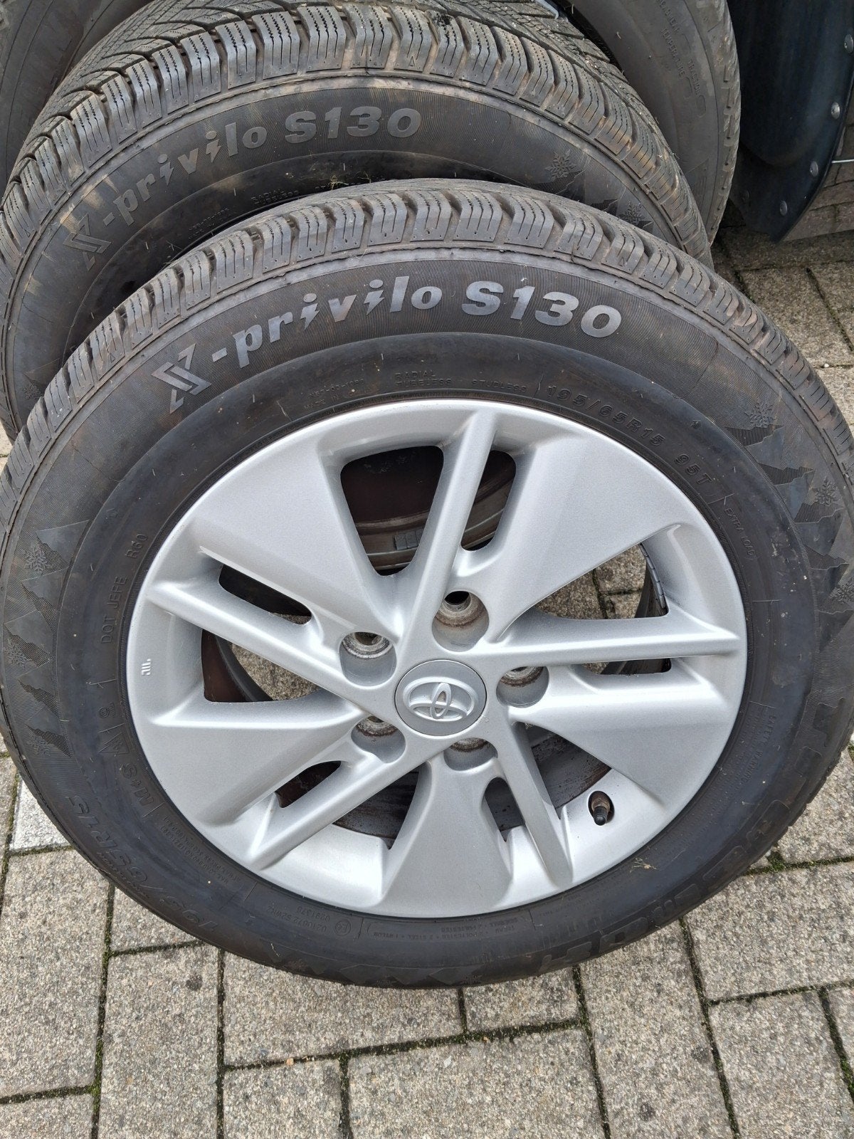 4x Toyota originele 15" aluminium velgen + banden 195/65 R15, 15 inch, Nieuw, Ophalen of Verzenden, All Season