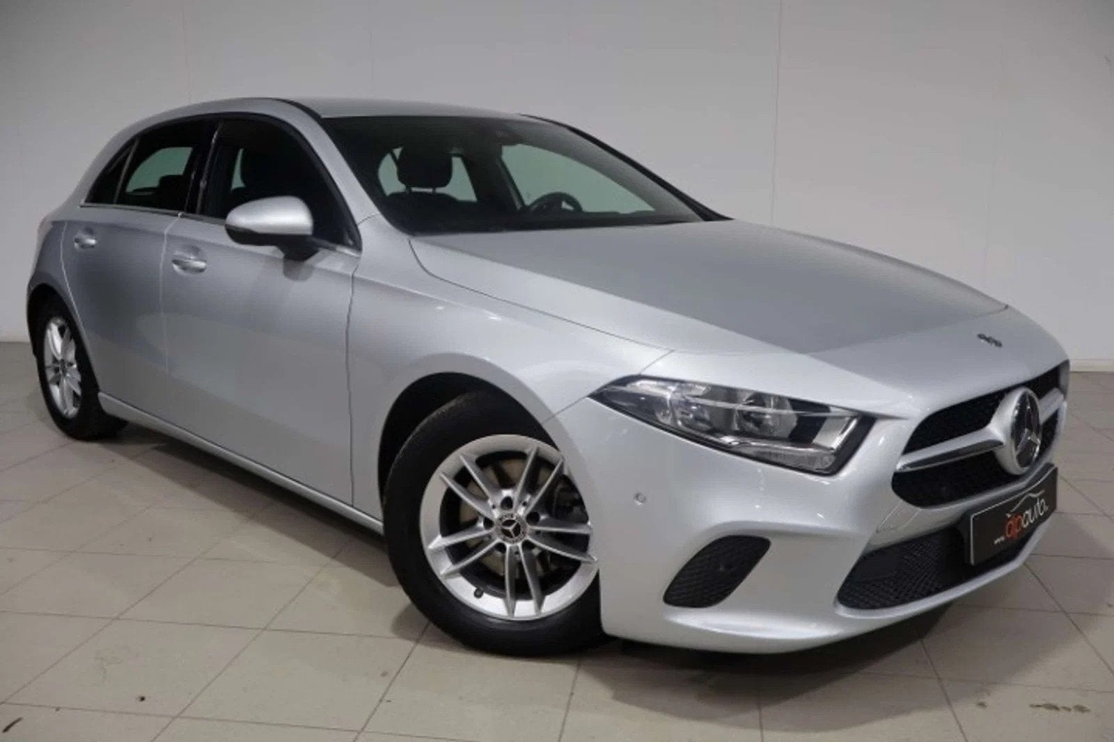 Mercedes-Benz A-CLASS 180 A 180 d Launch Edition, Autos, https://public.car-pass.be/vhr/554d36c8-f802-4fa4-8ec5-447b0d9cfce8, Achat