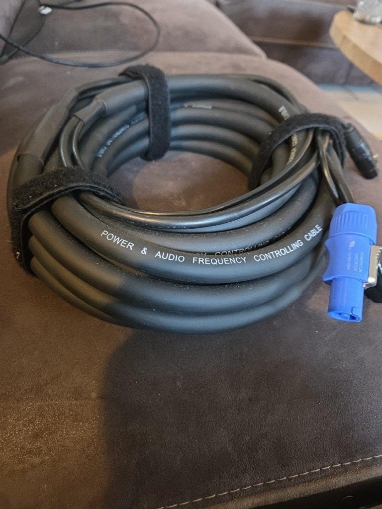 10 m Combi kabel Voeding & audio Shurko/XLR/Powercon, Ophalen, Zo goed als nieuw, 10 meter of meer