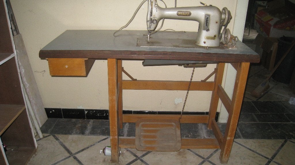 oude naaimachine, Antiek en Kunst, Antiek | Naaimachines, Ophalen