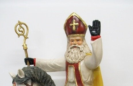 Statue du Père Noël à cheval — Saint — 70 cm