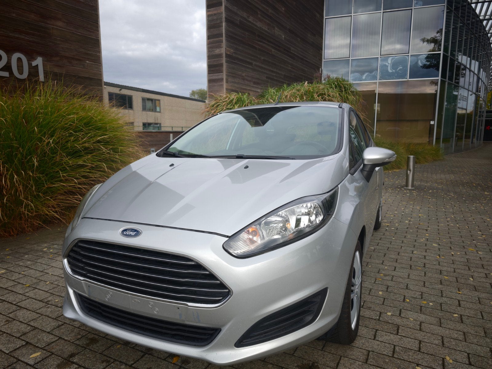 Ford Fiesta/ année 2014/ 1200 essence / Airco 

Année 2014, Euro 5, Achat, Entreprise, Carnet d'entretien