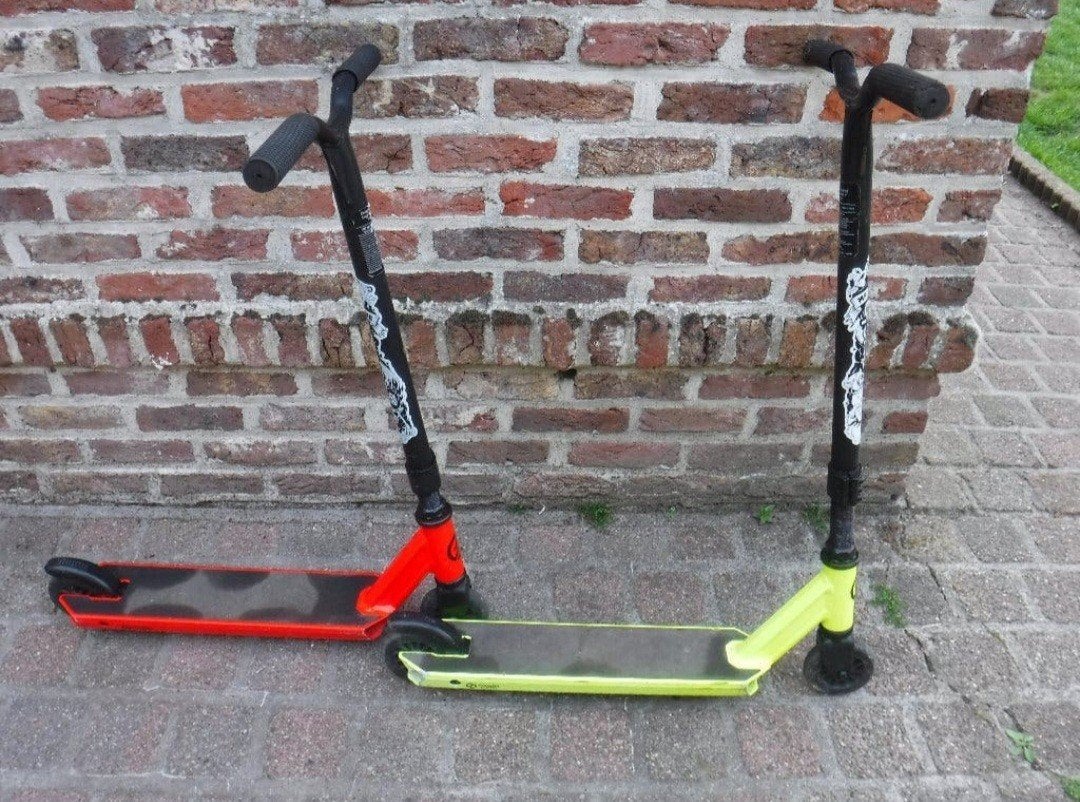 2 stuntsteps, Fietsen en Brommers, Steps, Ophalen