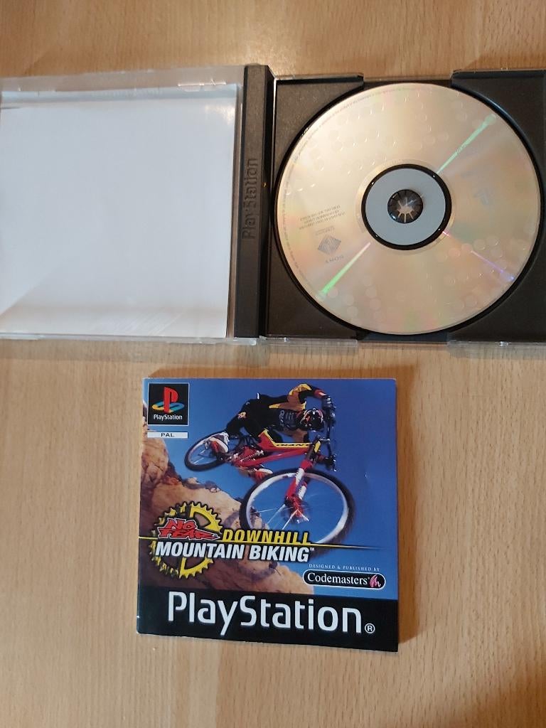 Playstation 1 game, Consoles de jeu & Jeux vidéo, Jeux | Sony PlayStation 1, 2 joueurs, À partir de 7 ans, Enlèvement, Utilisé