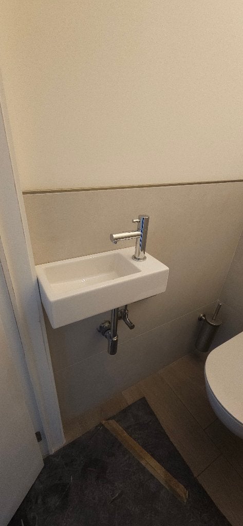 Handenwasser toilet, Ophalen, Zo goed als nieuw, Steen, Wastafel
