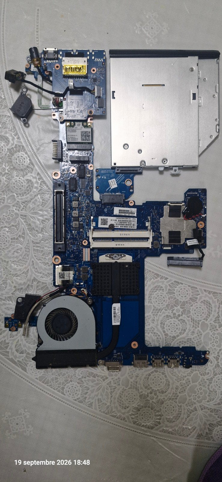 HP 15-d moederbord (SPS 744020-001) + dvd-speler + ventilato, Ophalen, Gebruikt, Custom, DDR3