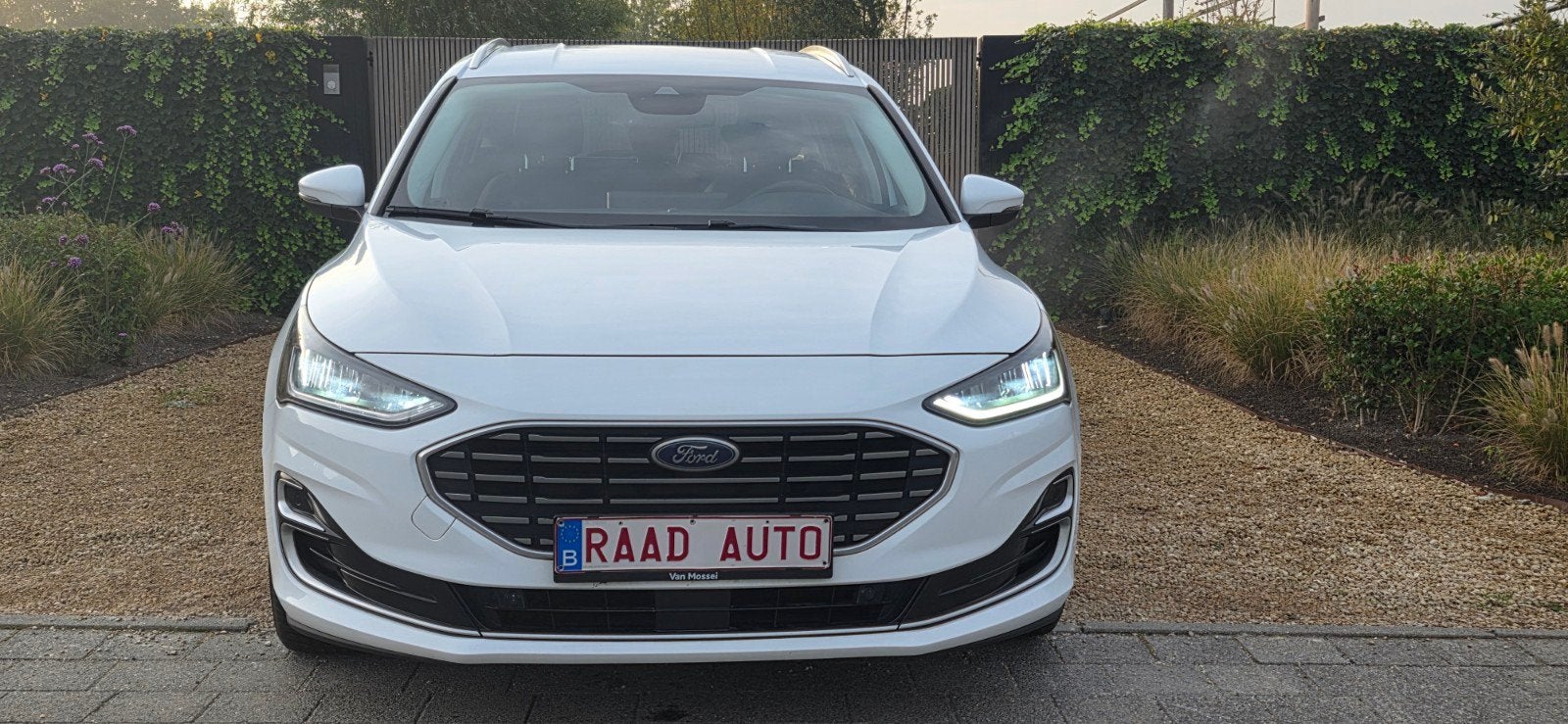 Ford focus 2.0_110kw/Vignale/boîte automatique _ 1ère main !, Autos, Achat, Entreprise, Entretenue par le concessionnaire, Noir