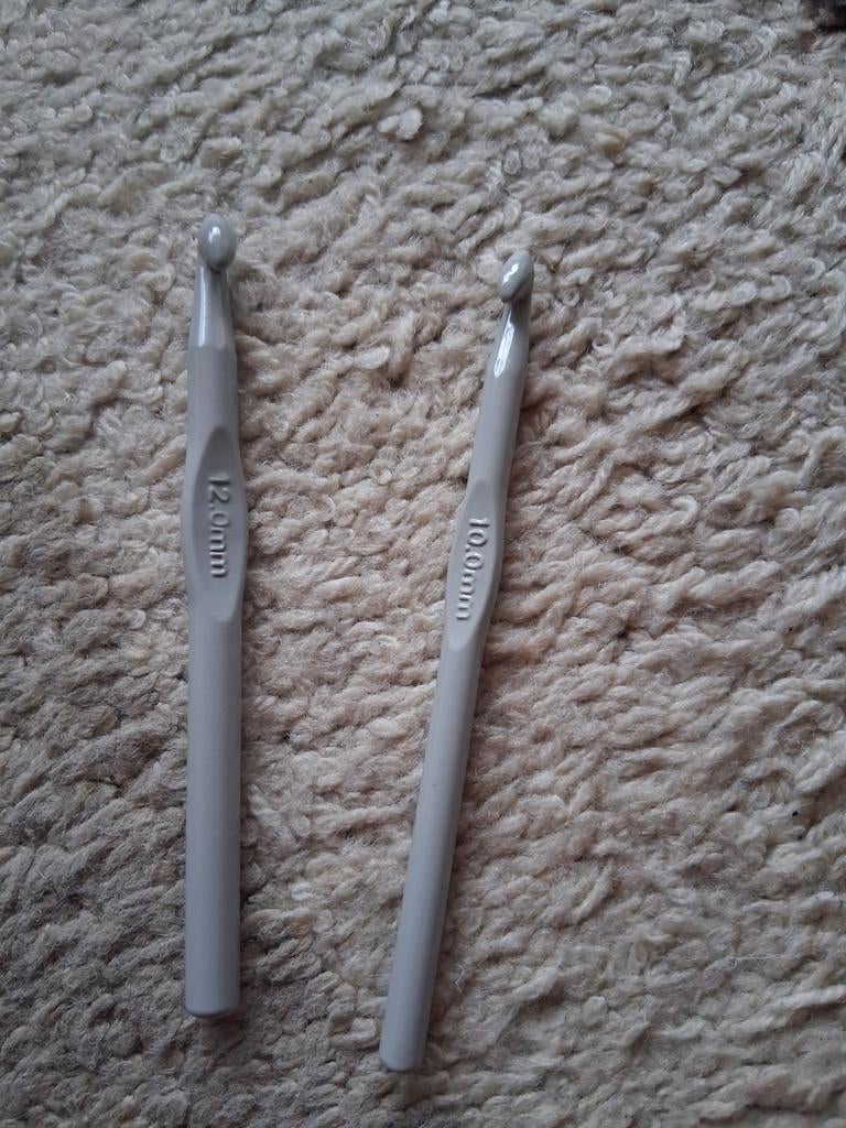 Haaknaalden 10 en 12 mm, Hobby en Vrije tijd, Breien en Haken, Ophalen of Verzenden