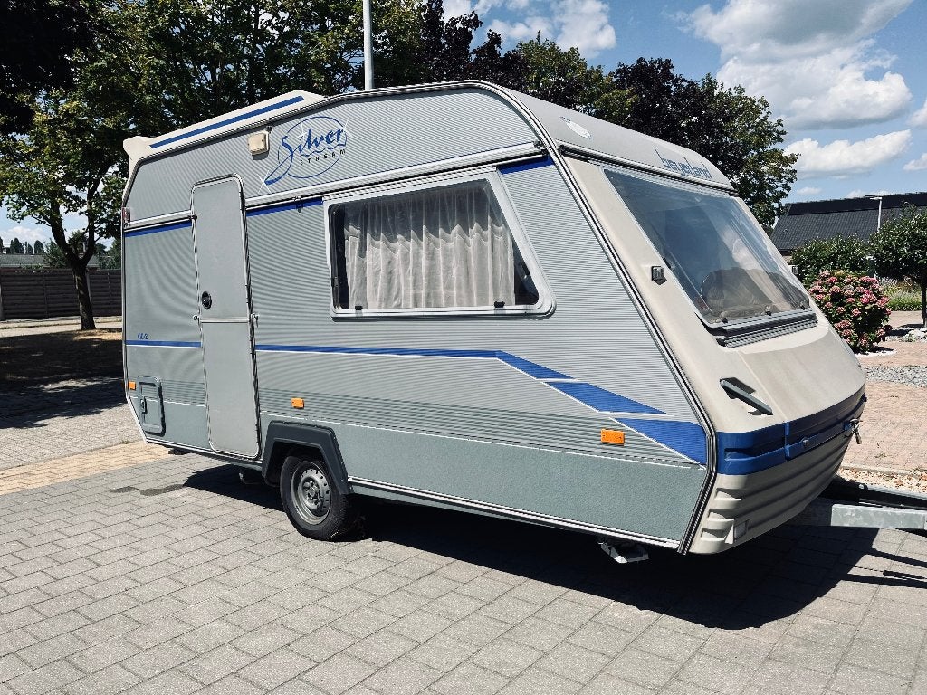 Caravane Beyerland 410-2 Silverstream, Lit transversal, 5 à 6 mètres, 750 - 1000 kg, Particulier