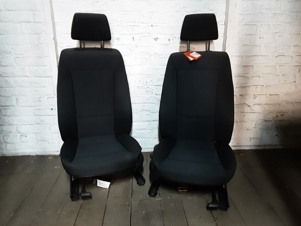 INTERIEUR BMW 1 serie (E81) (01-2006/09-2012), Gebruikt, Mevr. I. Hauben, BMW, Rue de l'Espoir 34 34
4030  GRIVEGNÉE, BE