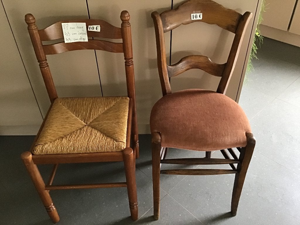 1 mooie stoel met rieten zitting en 3 andere stoelen, Ophalen, Zo goed als nieuw