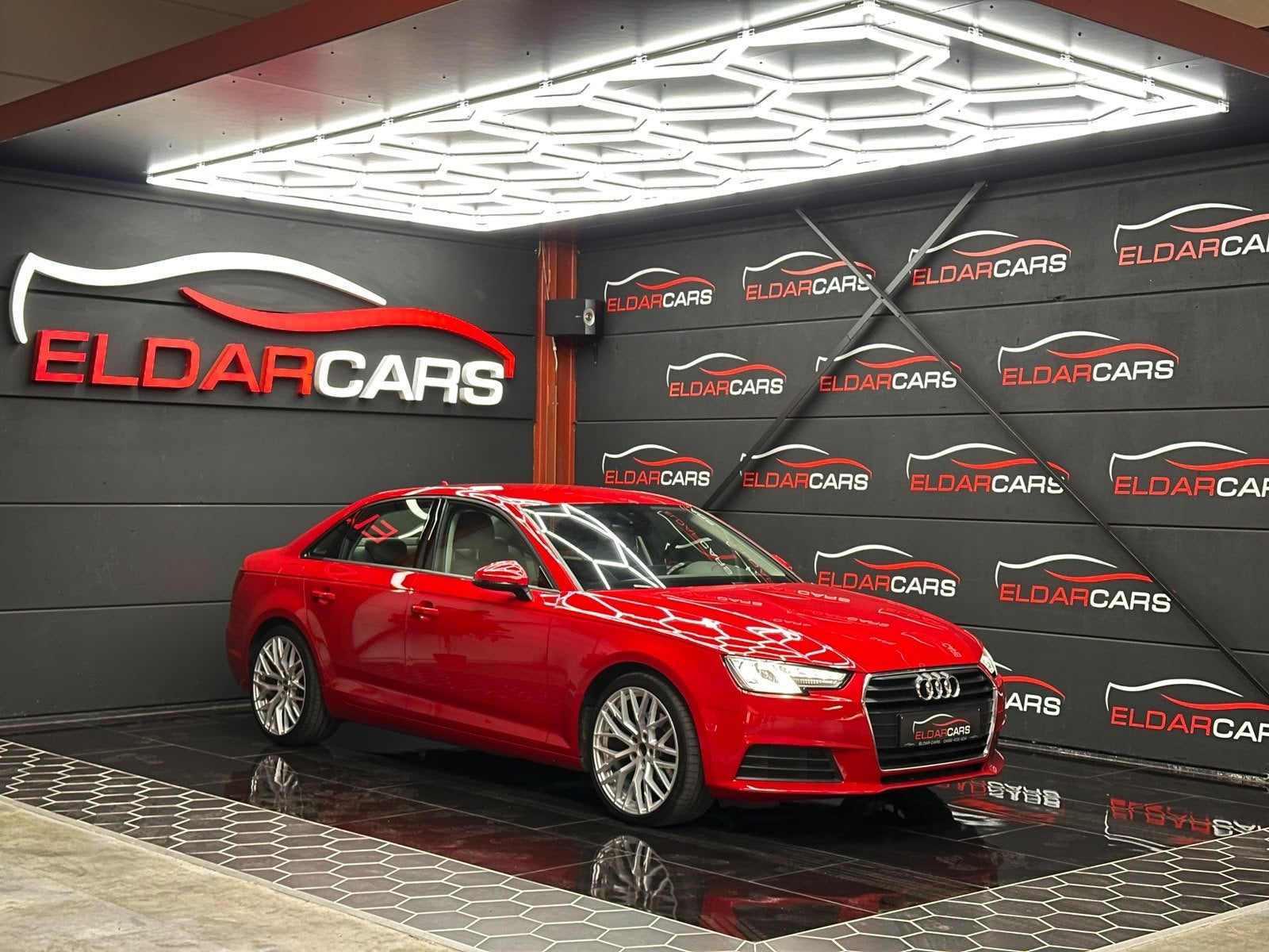 Audi A4 Limousine, Autos, Rouge, Achat, Euro 6, Entreprise