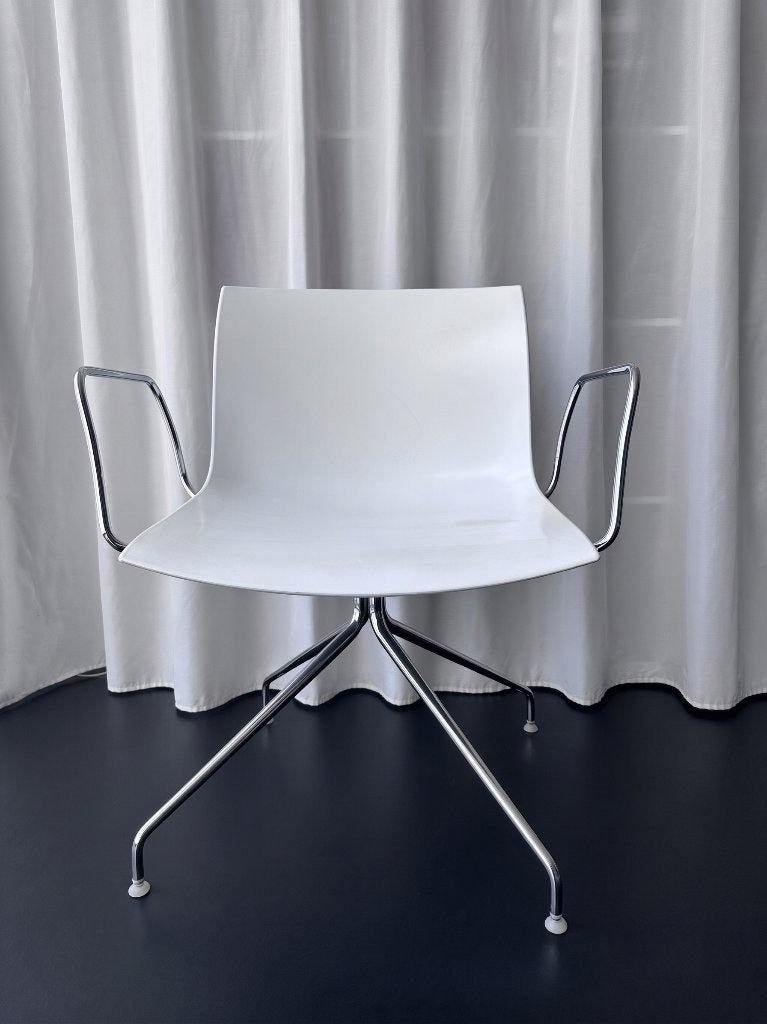 6 Arper Catifa 53 Designstoelen (Mix & Match / Spinpoot), Ophalen, Overige kleuren, Strak, Italiaans minimalisme met een kleurrijke, moderne twist.