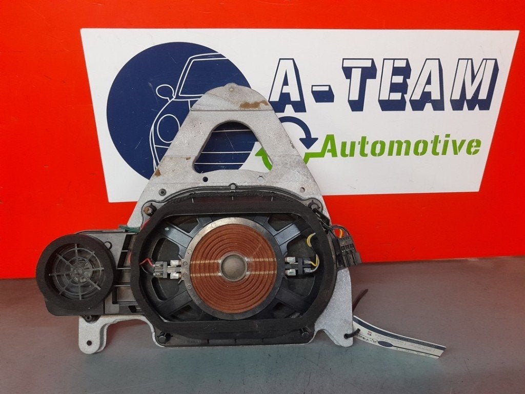 SUBWOOFER Mercedes-AMG CLA AMG (117.3) (|A2048205702|), Utilisé, Mercedes-Benz