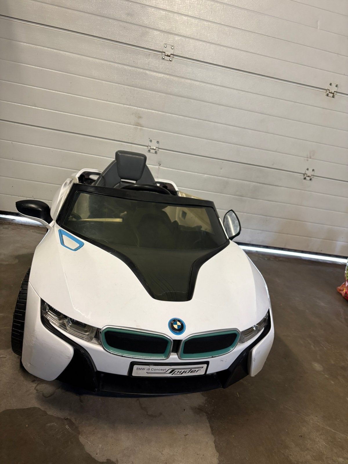 Bmw i8 elektrische speelgoedauto, Kinderen en Baby's, Speelgoed | Buiten | Accuvoertuigen, Ophalen