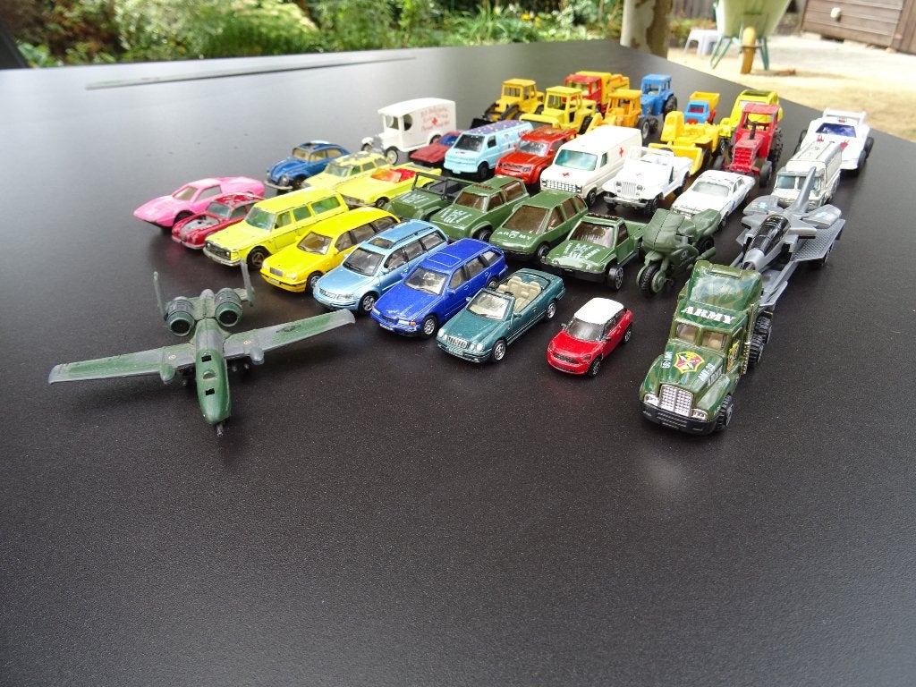 Lot > 35 véhicules jouets anciens, Hobby & Loisirs créatifs, Enlèvement ou Envoi, Utilisé, Voiture
