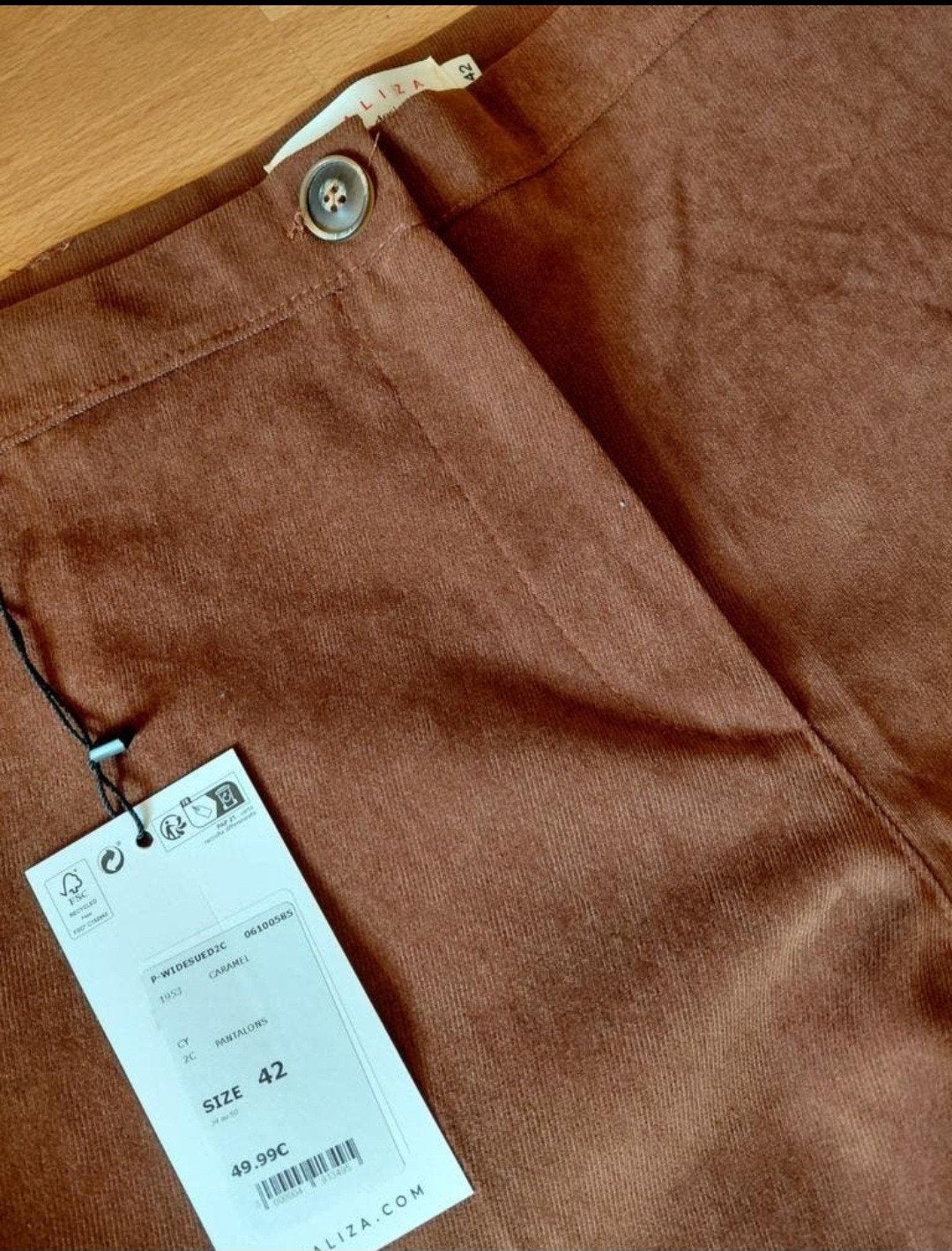 Nieuwe, zachte. bruine broek, Kleding | Dames, Broeken en Pantalons, Lola & Liza, Ophalen of Verzenden, Nieuw, Bruin