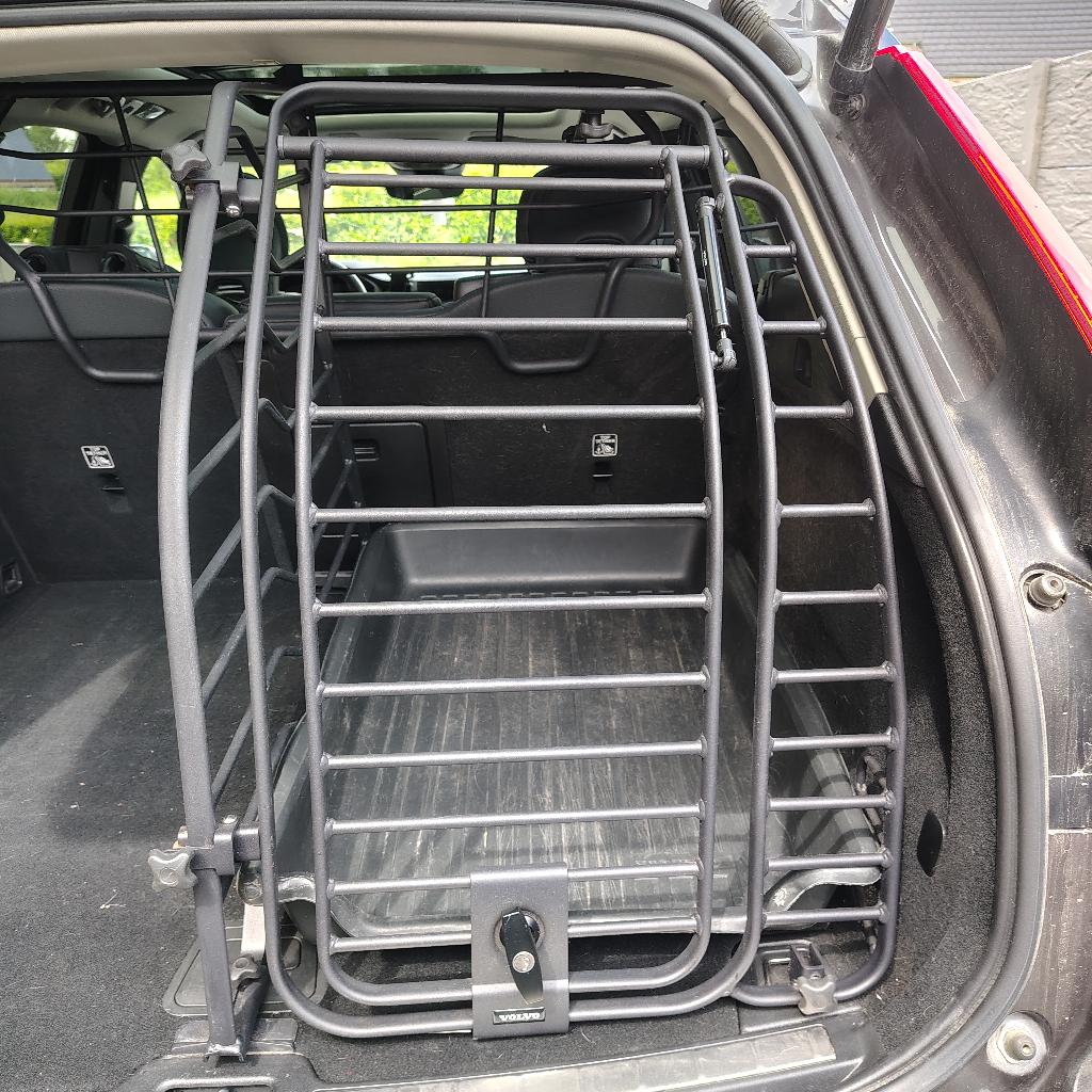 Hondenkooi voor Volvo XC60 2e generatie kofferbak., Auto diversen, Hondenrekken, Ophalen, Zo goed als nieuw
