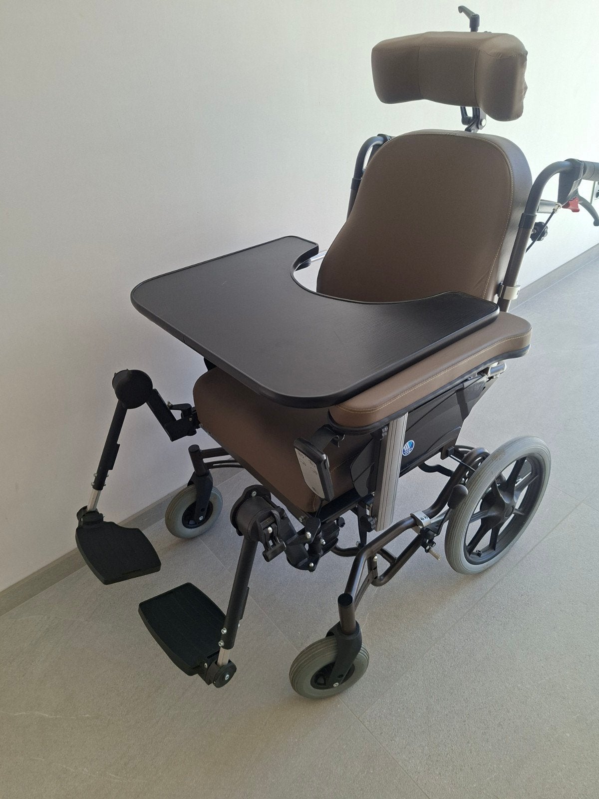 Kantelrolstoel Vermeiren elektrische versie, Diversen, Rolstoelen, Ophalen, Zo goed als nieuw, Duwrolstoel