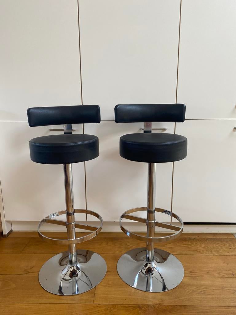 Tabourets en cuir, Avec repose-pieds, 2 tabourets, Comme neuf, Enlèvement